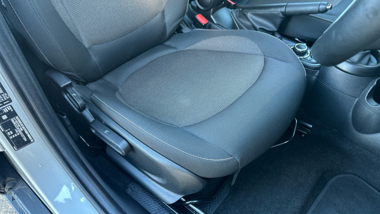 MINI Hatchback 1.5 Cooper Classic 5dr Petrol Hatchback